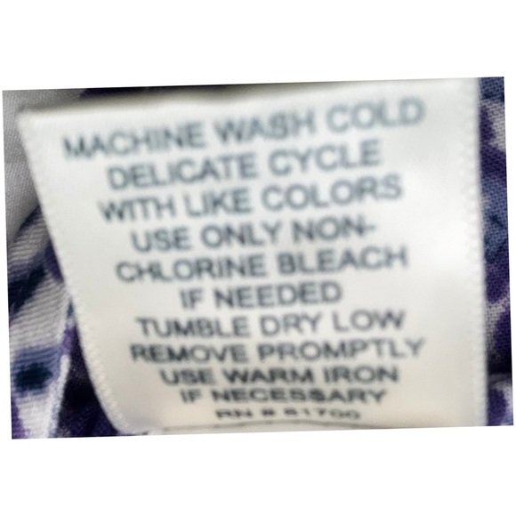 Stunning Purple Dress with Unique Design - Perfect for Any Occasion! - Picture 9 of 9